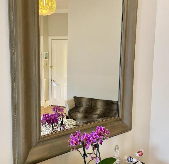 اتاق استاندارد, Antler Guest House