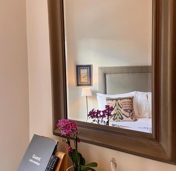 اتاق استاندارد, Antler Guest House