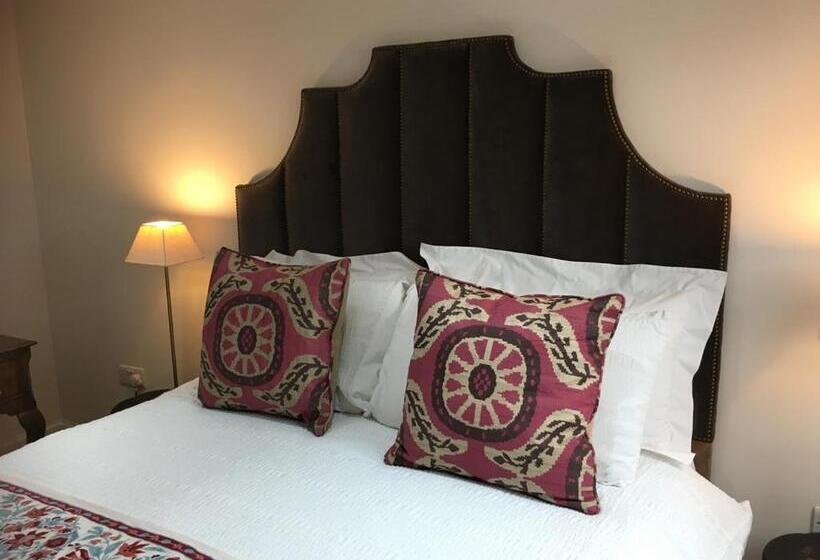 اتاق لوکس با تخت بزرگ, Antler Guest House