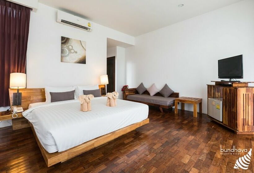 バルコニー付きデラックスルーム, Bundhaya Villas