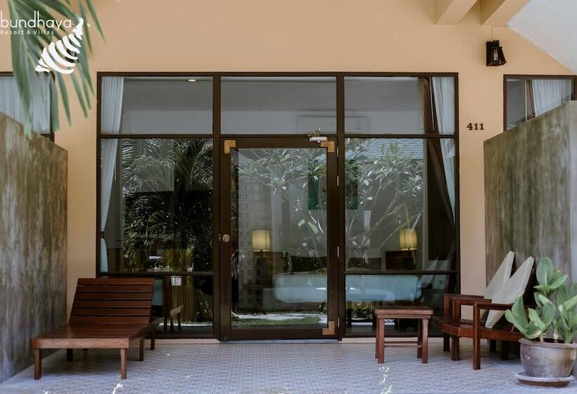 バルコニー付きデラックスルーム, Bundhaya Villas