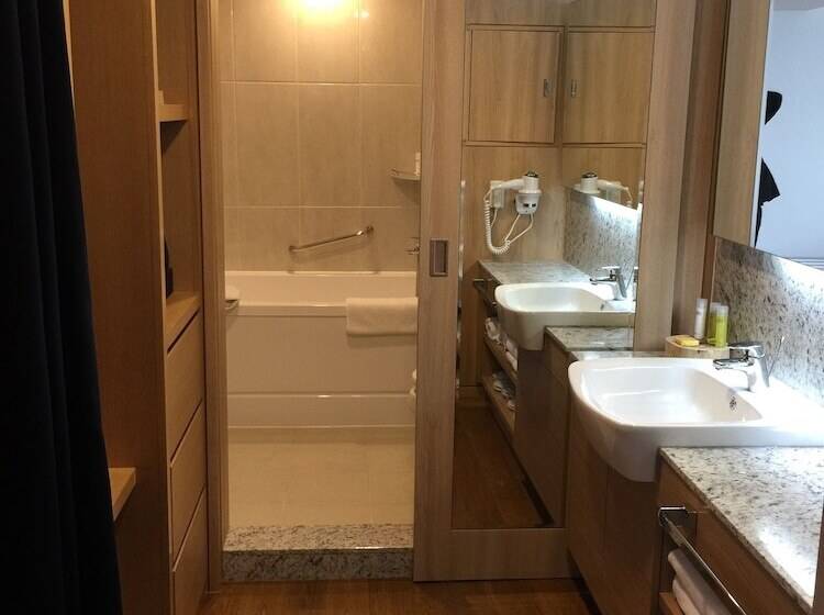 Quarto Familiar, Acube Hotel Dongdaemun