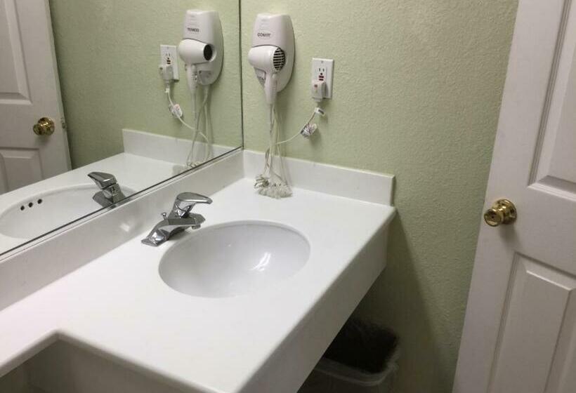 חדר סטנדרט, Beverly Inn