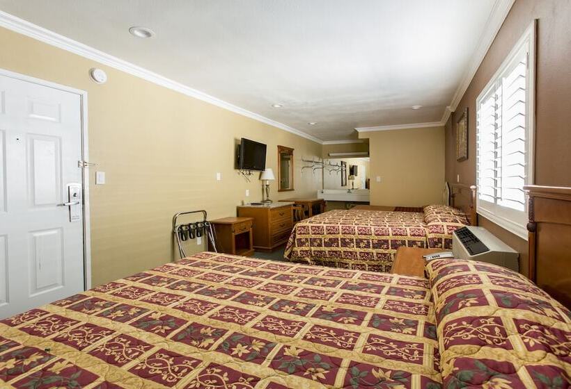 חדר משפחתי, Beverly Inn