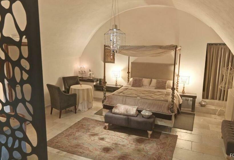 اتاق لوکس با وان آب گرم, Torre Del Parco