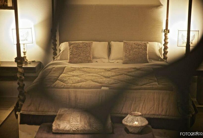 اتاق لوکس با وان آب گرم, Torre Del Parco