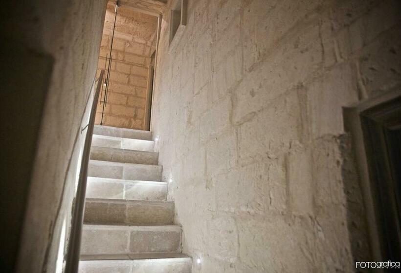 اتاق لوکس با وان آب گرم, Torre Del Parco