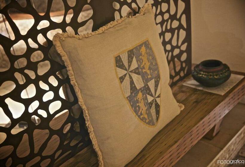 اتاق لوکس با وان آب گرم, Torre Del Parco