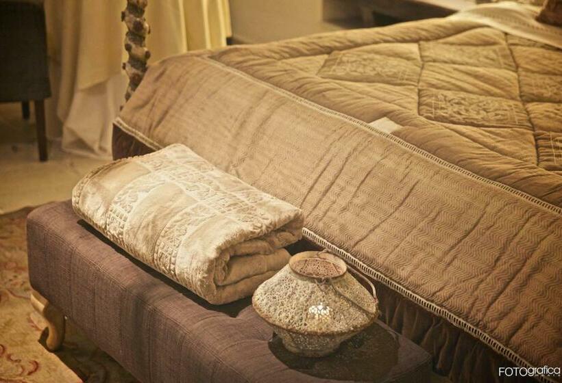 اتاق لوکس با وان آب گرم, Torre Del Parco