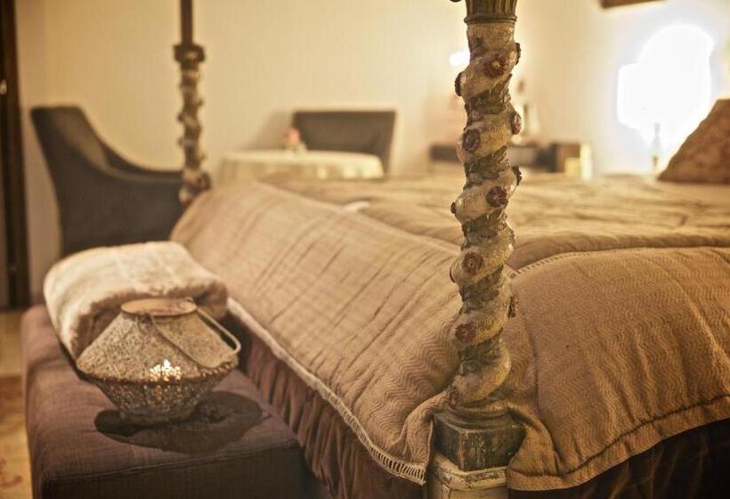 اتاق لوکس با وان آب گرم, Torre Del Parco