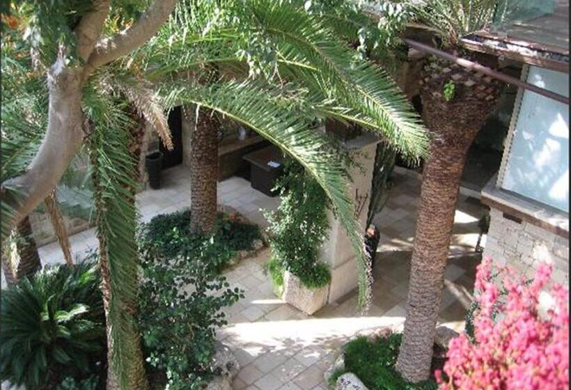 اتاق کلاسیک, Torre Del Parco