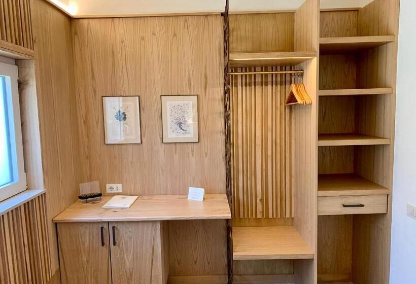 اتاق کلاسیک, Torre Del Parco