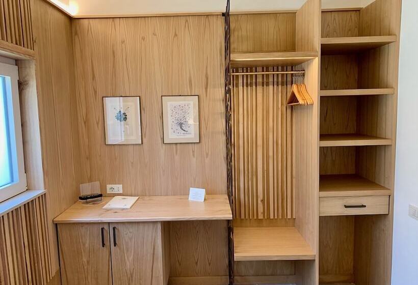 اتاق کلاسیک, Torre Del Parco