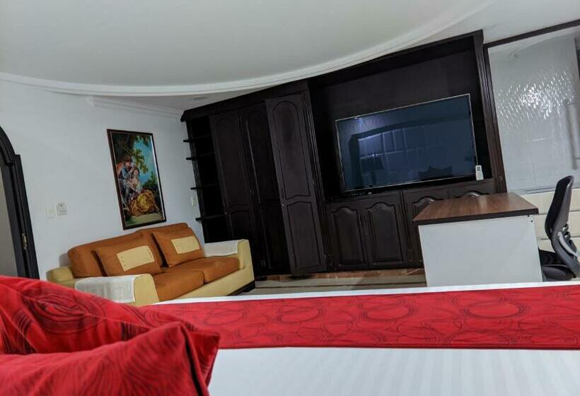 سوییت لوکس, Ingenio Reina Isabel