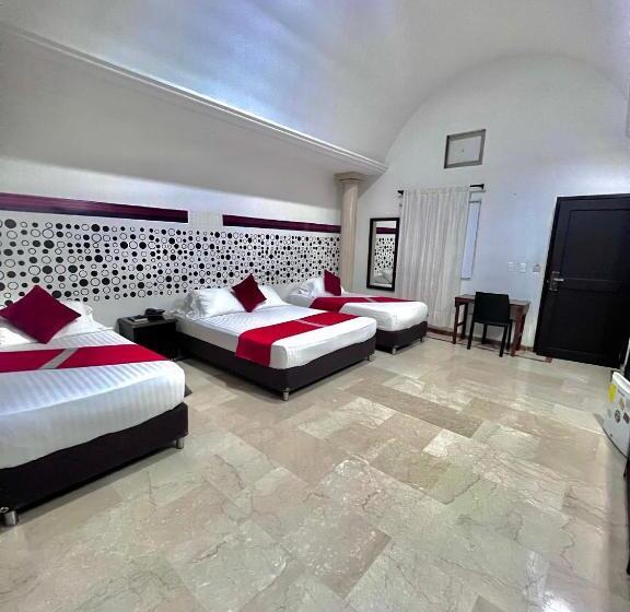 اتاق استاندارد سه نفره, Ingenio Reina Isabel