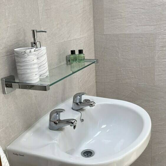 标准间, Priory Tearooms Burford With Rooms