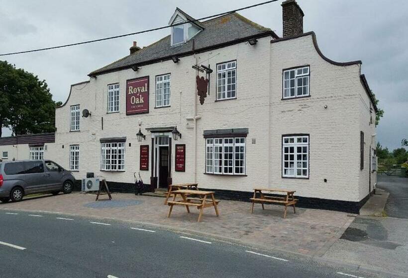 חדר סופריור, The Royal Oak