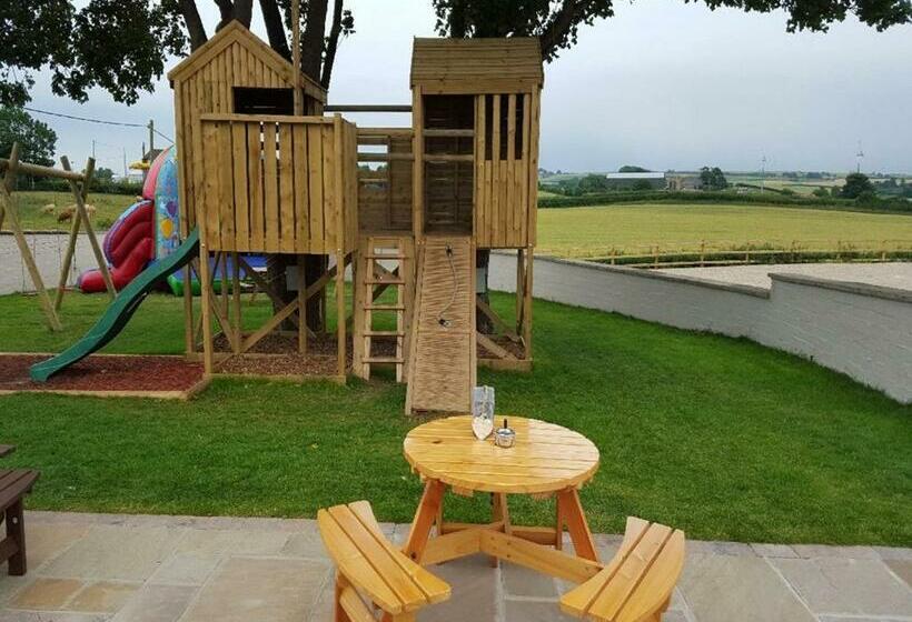 חדר סופריור, The Royal Oak