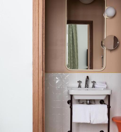 Chambre Executive, Saintandre Des Arts