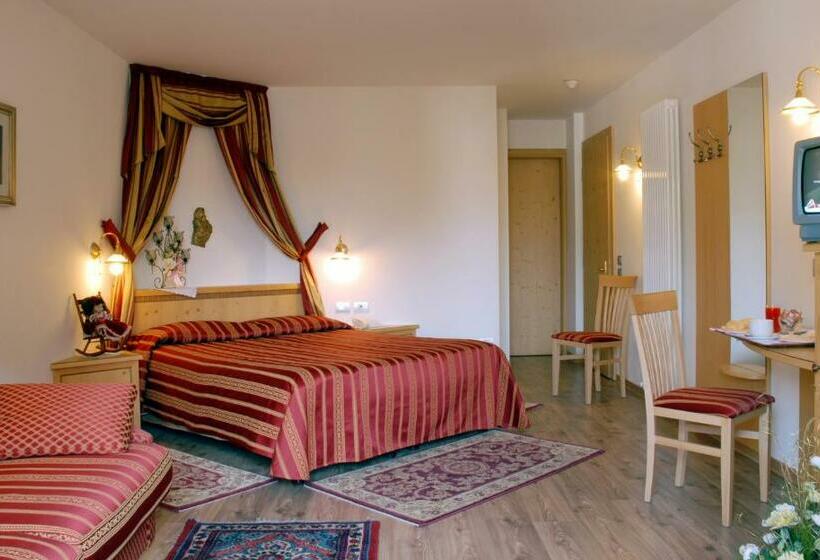 标准间, Sass Maor