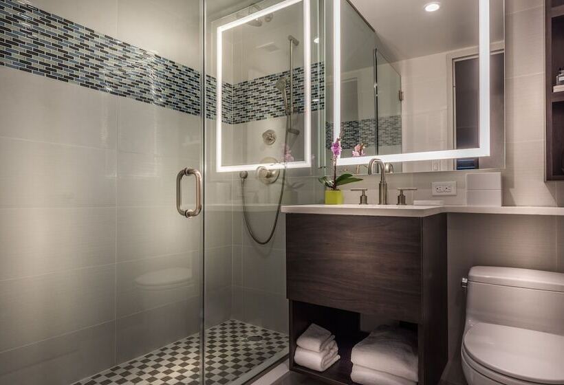 اتاق استاندارد با تخت بزرگ, The Bernic Hotel New York City, Tapestry Collection By Hilton