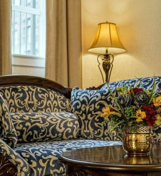 جناح سرير كينج, The Mount Vernon Grand