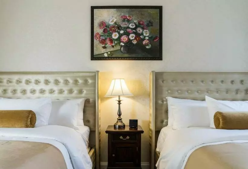 スーペリアールーム, The Mount Vernon Grand