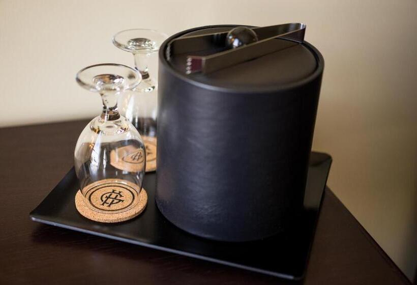 غرفة قياسية فردية لذوى الإحتياجات الخاصة, The Mount Vernon Grand