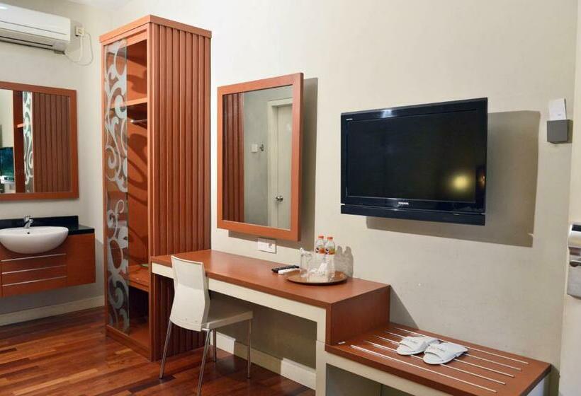 غرفة قياسية, Trio Indah 2