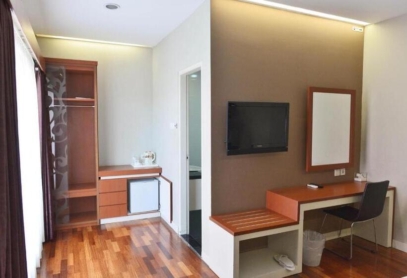 غرفة ديلوكس, Trio Indah 2