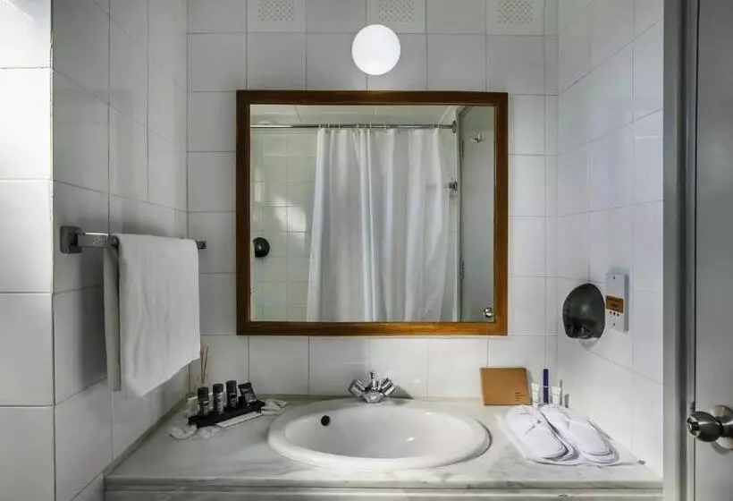 山の見えるスーペリアルーム, Troodos Hotel & Spa