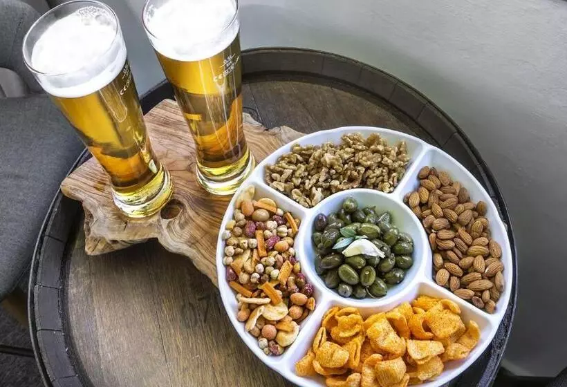 山の見えるスーペリアルーム, Troodos Hotel & Spa