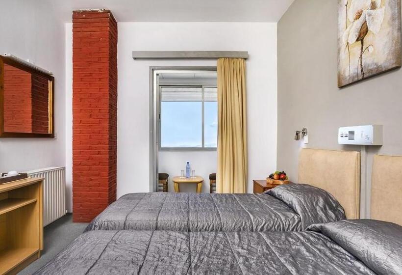 家庭间, Troodos Hotel & Spa