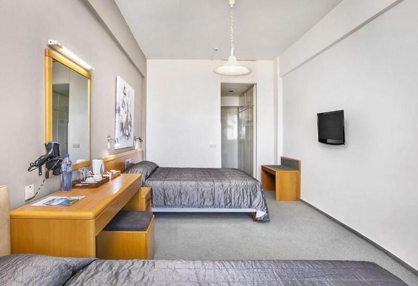 家庭间, Troodos Hotel & Spa