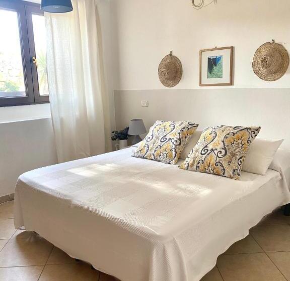 带花园景观及2个卧室的公寓, La Dimora Di Ulisse