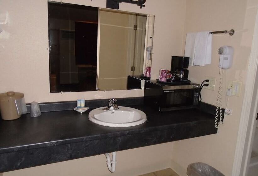 غرفه قياسيه سريرين مزدوجين, Arrowhead Inn New Salem