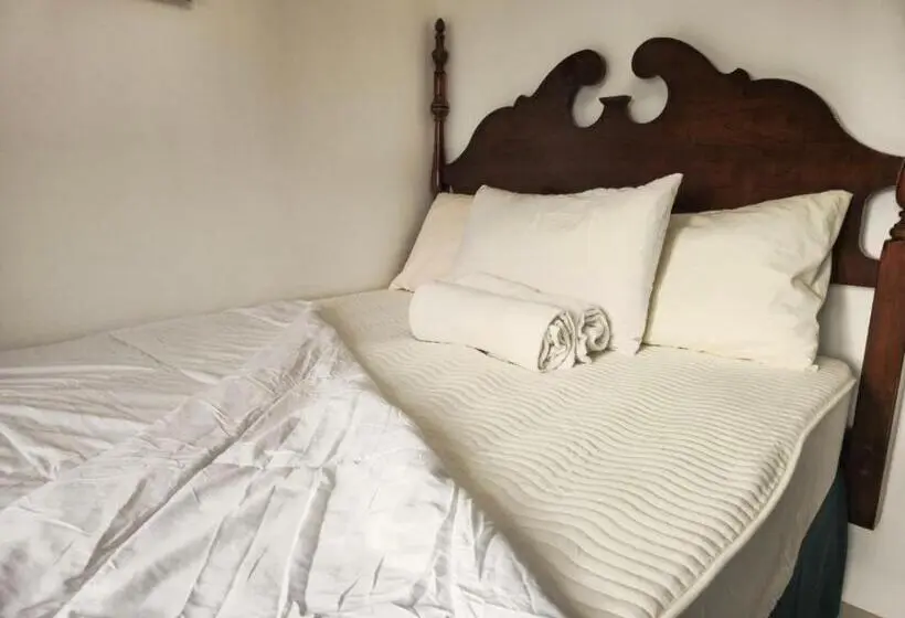 2 Bedroom Family Apartment with Views, Cozy 3br Unit Near Mines View