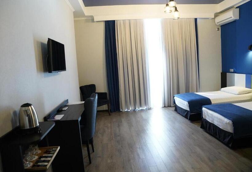 اتاق استاندارد سه تخته با بالکن, Panoramic