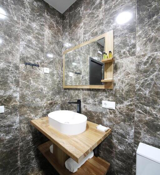 اتاق لوکس خانوادگی, Panoramic