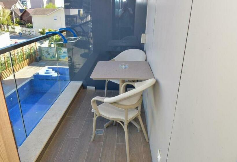 豪华工作室, Tudor By Dedal Apart