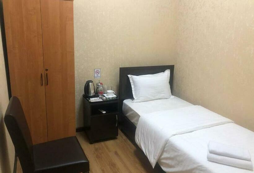 اتاق اکونومی یک تخته, Hayot Hostel