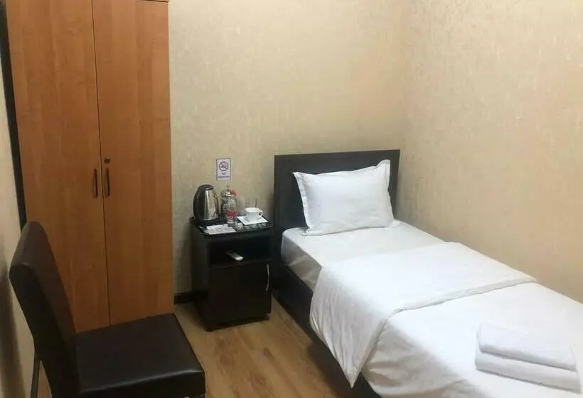 Habitació Economy Individual, Hayot Hostel