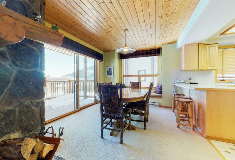 آپارتمان 3 خوابه, Beaverhead 1421