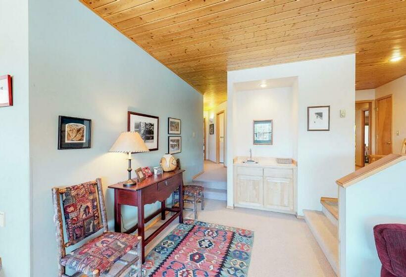 آپارتمان 3 خوابه, Beaverhead 1421