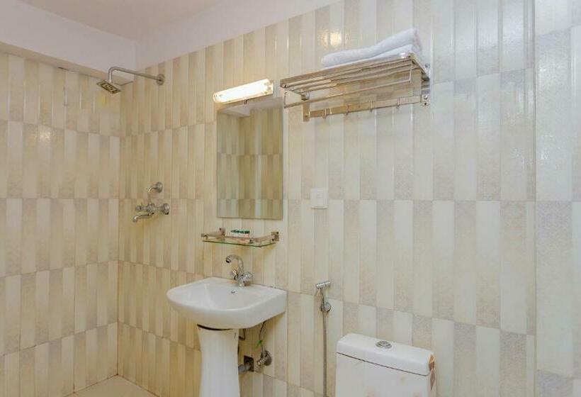 اتاق کلاسیک سه تخته, Oyo 795  Holiday Inn