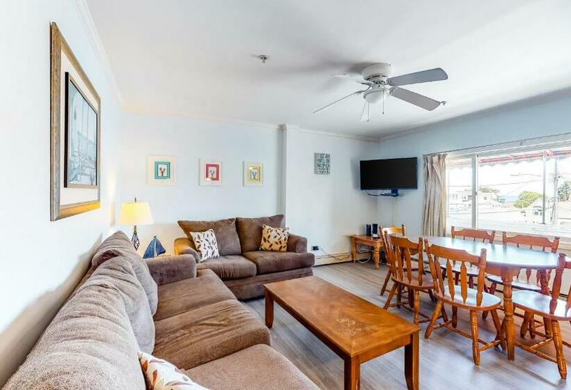 3ベッドルームアパートメント, Sunrise Deck