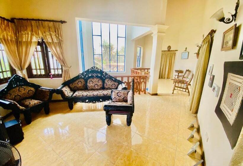 Triple Room Sea View, Hikka Paradise Guest House