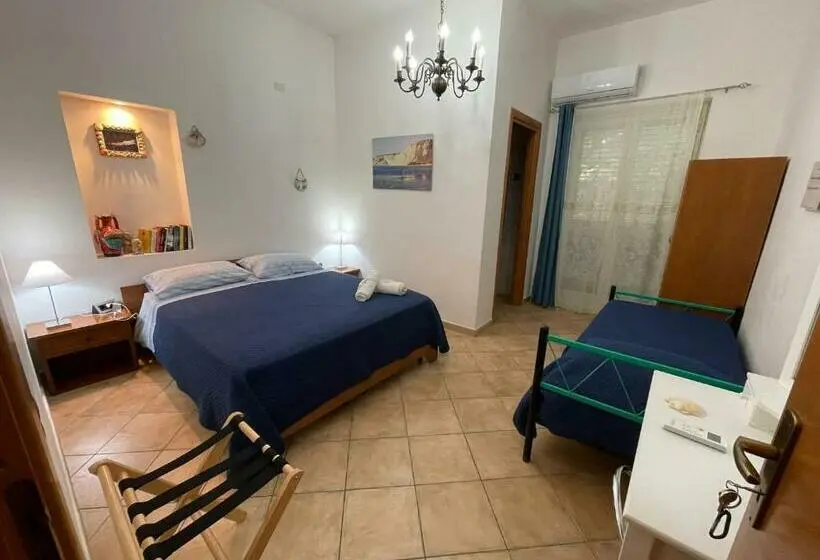 اتاق استاندارد سه نفره, B&b Scala Dei Turchi Beach