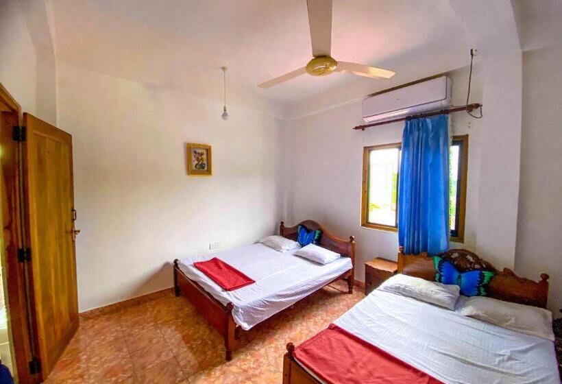 标准四人间共用浴室, Geesh Residence : Rooms In Jaffna