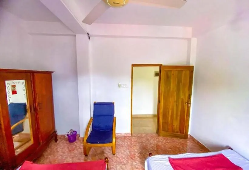 浴室共有スタンダード４人用ルーム, Geesh Residence : Rooms In Jaffna